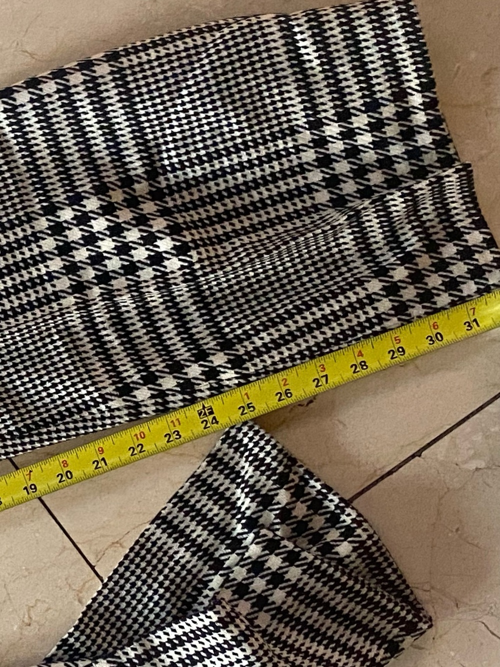 Versace B/W plaid flared pants 42IT fab - Picture 9 of 11